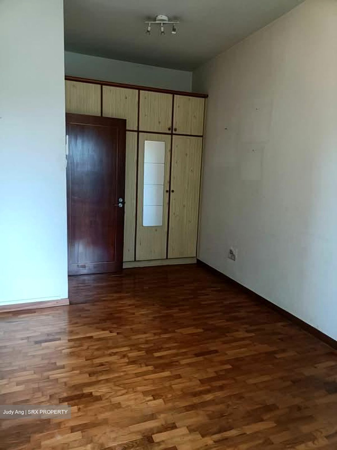 Holland Road (D10), Condominium #559743391